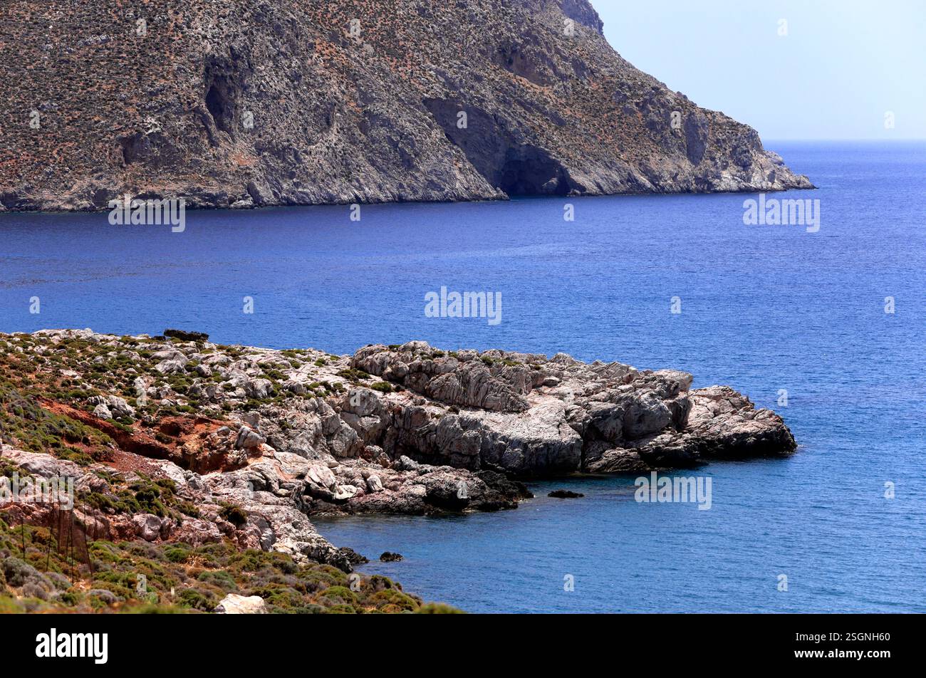 Costa, Eristos, Tilos, isole del Dodecaneso, Egeo meridionale, Grecia. Foto Stock