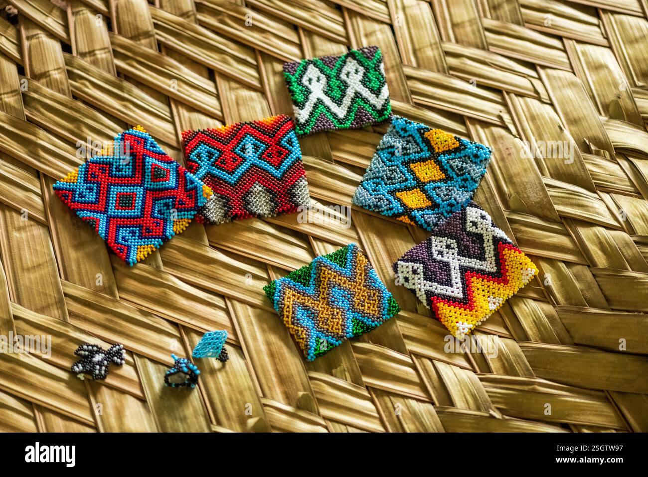 Artigianato indigeno tradizionale dall'Amazzonia brasiliana Foto Stock