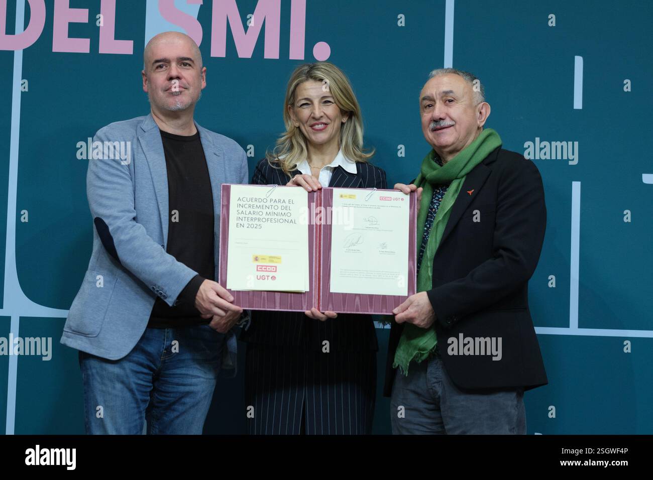 Ministro del lavoro e dell'economia sociale, Yolanda Diaz, in occasione della firma dell'accordo per l'aumento dell'SMI, presso il ministero del lavoro e dell'economia sociale o Foto Stock