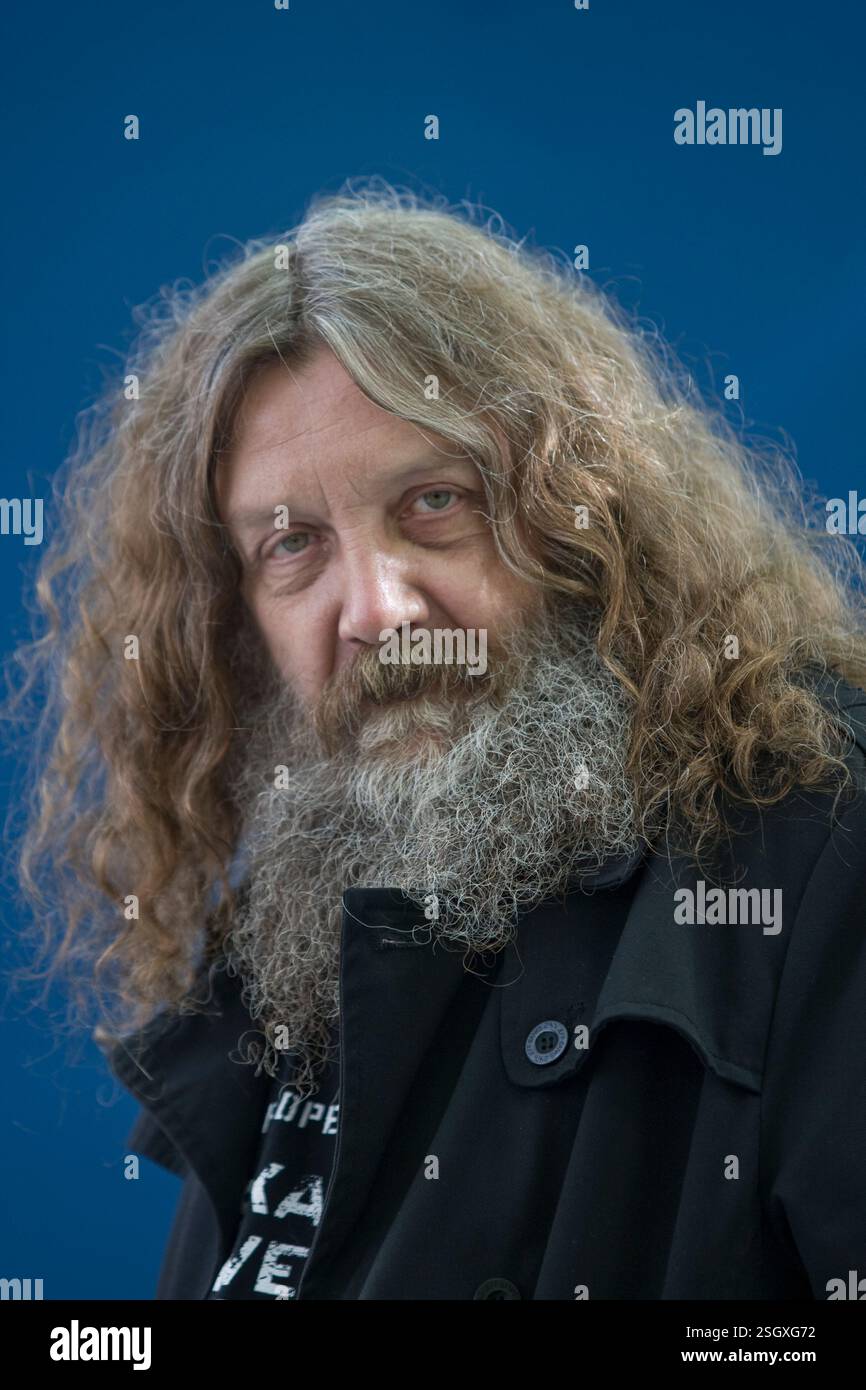 L'acclamato scrittore di fumetti inglese Alan Moore, raffigurato all'Edinburgh International Book Festival, dove ha parlato del suo ultimo lavoro. L'evento di tre settimane è il più grande festival letterario del mondo e si tiene durante l'annuale Festival di Edimburgo. L'evento del 2010 ha visto la partecipazione di oltre 500 autori provenienti da tutto il mondo. Foto Stock