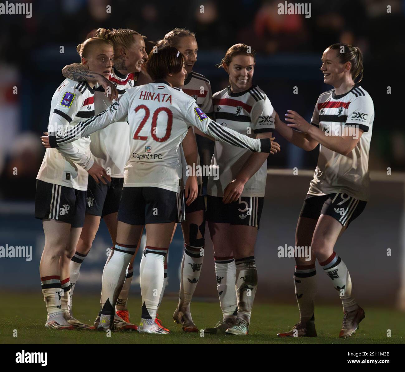 Anna Sandberg (2), Leah Galton (11), Hinata Miyazawa (20), Millie Turner (21), Melvine Malard (9) e Elisabeth Terland (19) in azione durante la partita di coppa adobe W fa tra Wolves e Man United allo stadio SEAH di Telford. (TIFF Barber/SPP) credito: SPP Sport Press Photo. /Alamy Live News Foto Stock