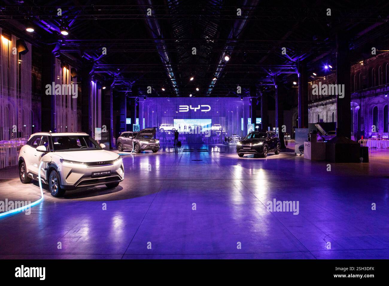 Torino, Italia. 10 febbraio 2025. BYD, lancio del b-suv atto II Torino, Italia - Lunedì, 10 febbraio 2025 - Cronaca - foto Andrea Alfano/LaPresse BYD, lancio b-suv atto II. Torino, Italia - lunedì 10 febbraio 2025 - News - Andrea Alfano/LaPresse credito: LaPresse/Alamy Live News Foto Stock