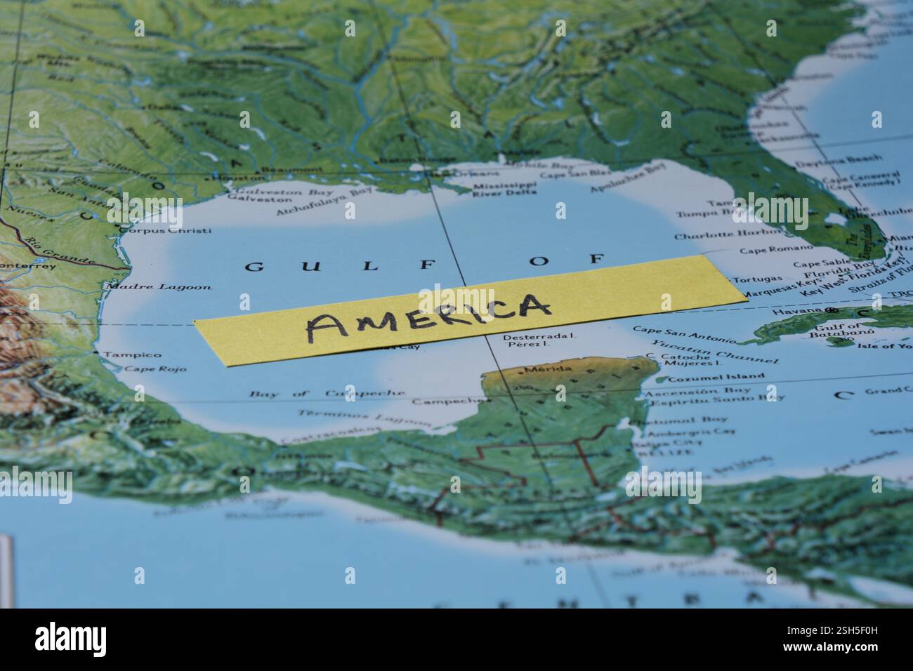 Il presidente DEGLI STATI UNITI Donald Trump cambia il nome del "Golfo del Messico" in "Golfo d'America", in base all'ordine esecutivo presidenziale 14172. Foto Stock