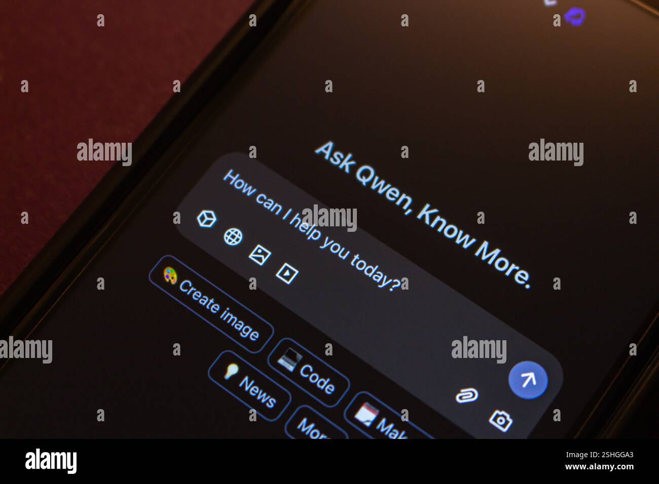 Città del Messico, MESSICO - 2 febbraio 2025 : la pagina superiore della piattaforma di chat Qwen viene visualizzata su un iPhone, con Qwen2.5-Max selezionato. Foto Stock