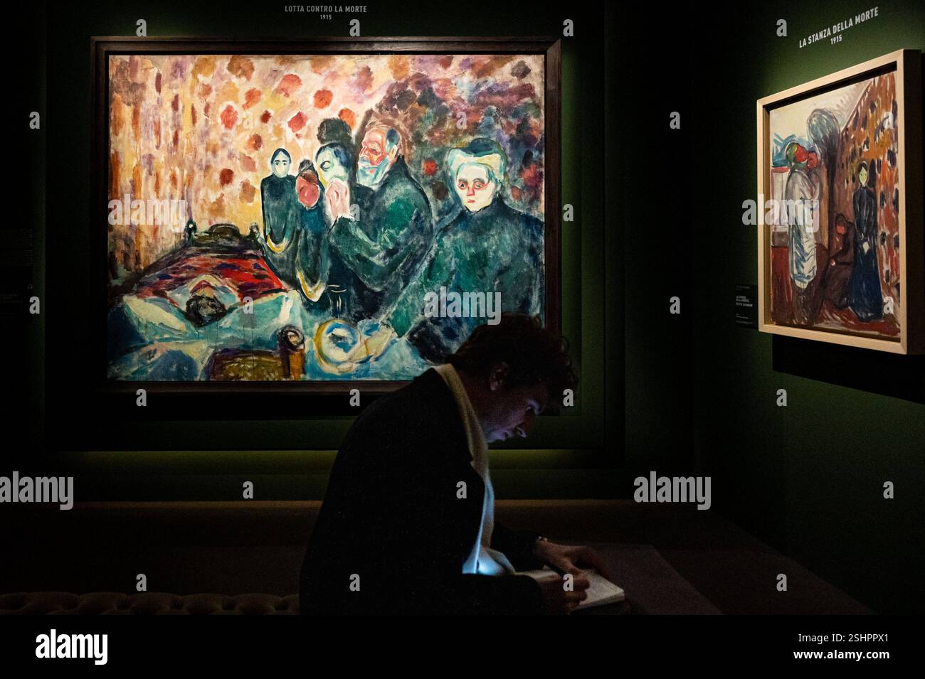 La regina Sonja di Norvegia e il presidente della Repubblica italiana Sergio Mattarella visitano una mostra Munch a Palazzo Bonaparte a Roma, Italia, il 10 febbraio Foto Stock