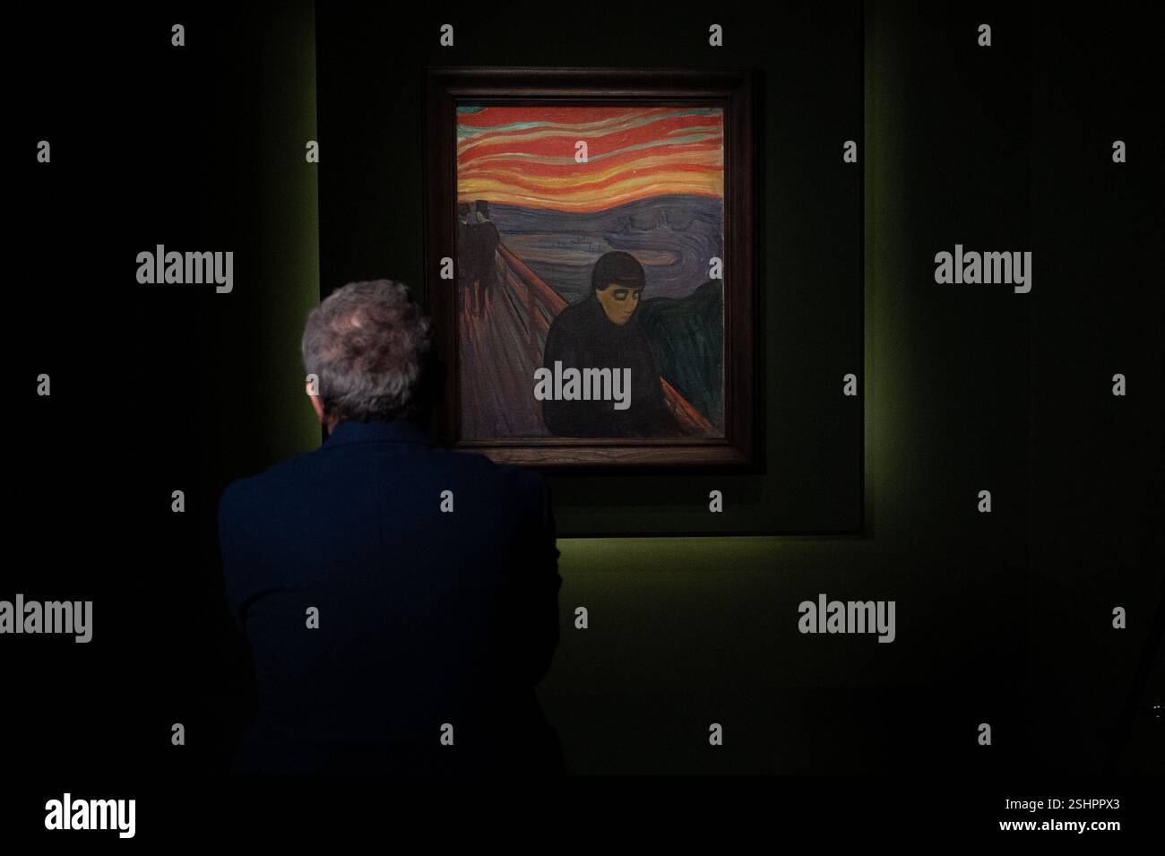 La regina Sonja di Norvegia e il presidente della Repubblica italiana Sergio Mattarella visitano una mostra Munch a Palazzo Bonaparte a Roma, Italia, il 10 febbraio Foto Stock