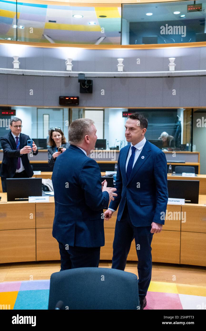 Commissario europeo per la democrazia e la giustizia, lo Stato di diritto e la tutela dei consumatori Michael MCGRATH e Adam SZLAPKA presso la General Affairs Co Foto Stock