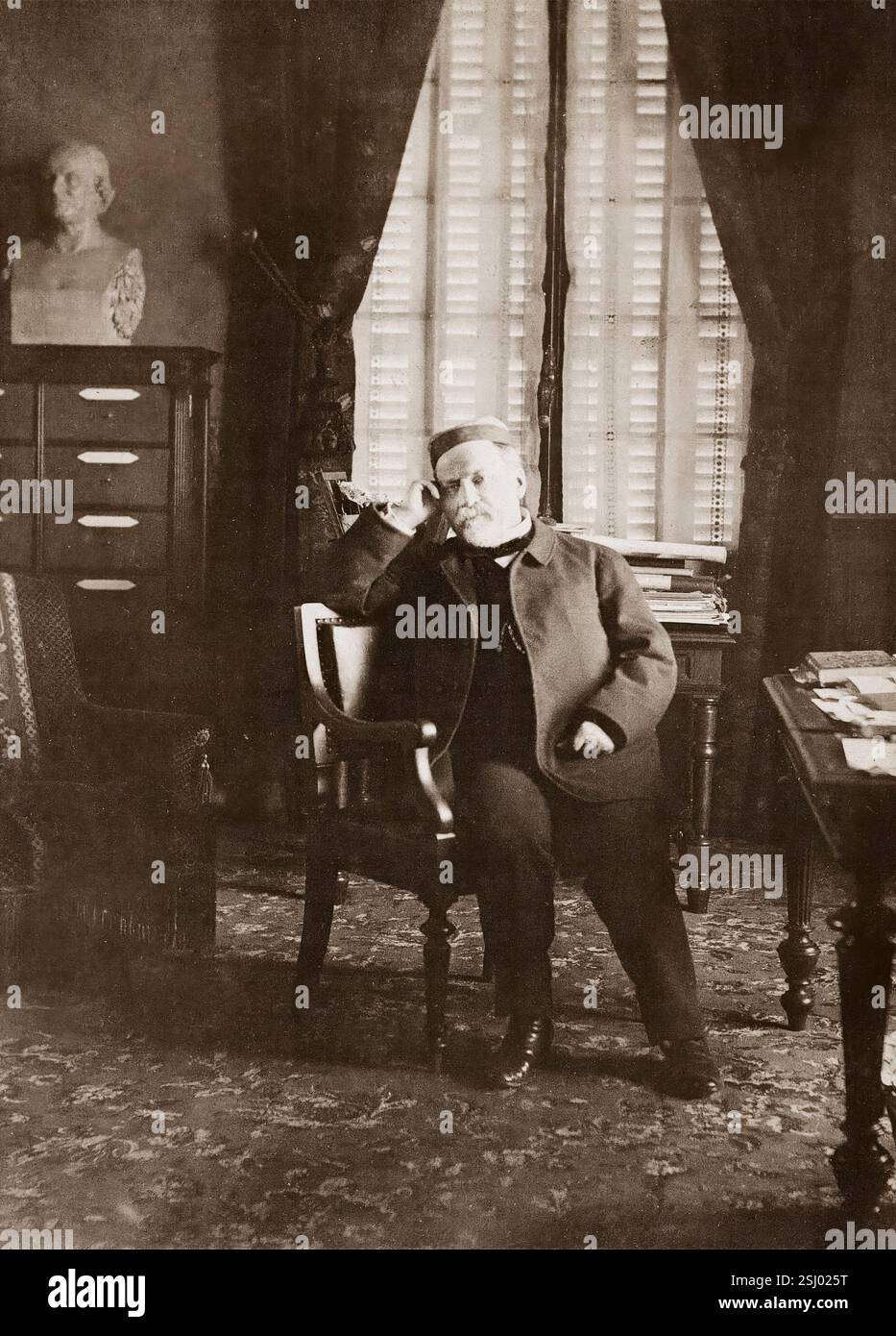 Louis Pasteur (1822-1895) Ritratto fotografico del chimico, farmacista e microbiologo francese, nella sua casa di Dornac, 1887-1895 Foto Stock