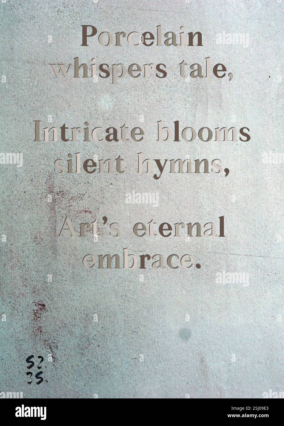 La porcellana sussurra la storia, intricate fioriture inni silenziosi, l'eterno abbraccio dell'arte. Aydın Yuksel's Silver Writers' Guild. Arte di Zsuzsa Szikra. Poetry Art Print, Triplumes è una forma poetica unica ispirata al tradizionale haiku, composta da tre righe che catturano momenti di chiarezza, emozione e approfondimento. Nella nostra collezione abbracciamo la libertà del linguaggio, dove la fusione delle parole e la rimozione dei trattini è più di una scelta stilistica: È un modo per trasmettere unità e vicinanza tra le idee, creando un'espressione fluida e compatta che risuona con i ritmi della vita moderna. Foto Stock