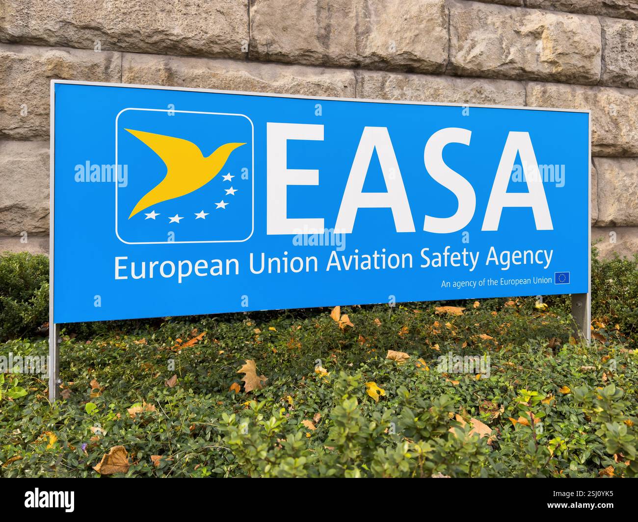Agenzia dell'Unione europea per la sicurezza aerea, AESA a Colonia, Germania. - Immagine stock catturata con smartphone