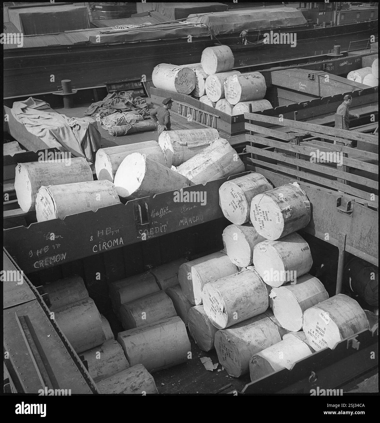 --- Warenverlad, Rheinhafen Basilea, 1943#Loading Bay, Rhine Harbour, Basilea, 1943 Foto Stock
