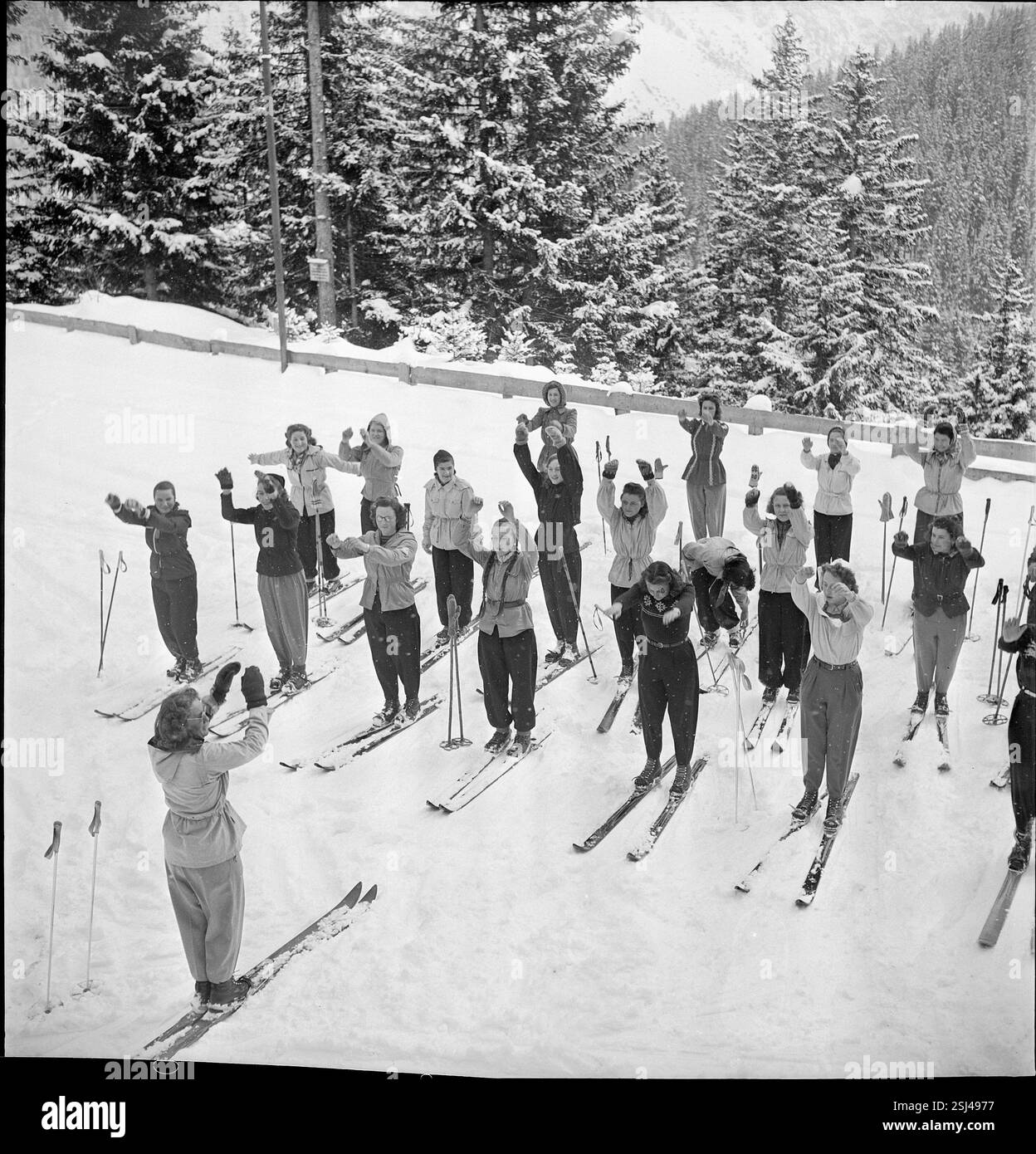 --- Leistungsbrevet für Mädchen 1943: Sci#programma sportivo per ragazze 1943: Sci Foto Stock