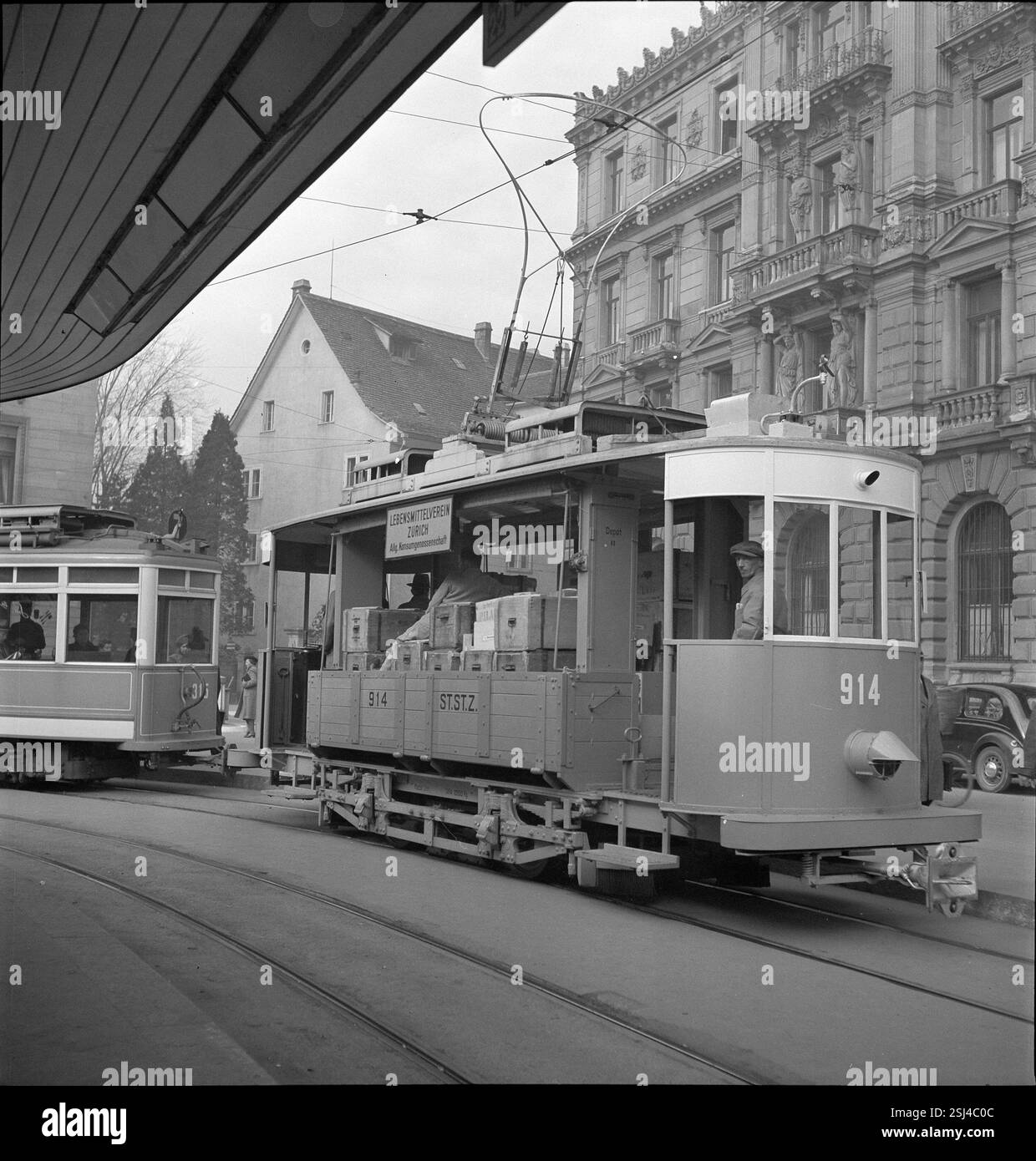 --- Gütertransport des LVZ Mittels tram a Zürich 1941#trasporto merci per LVZ in tram a Zurigo 1941 Foto Stock