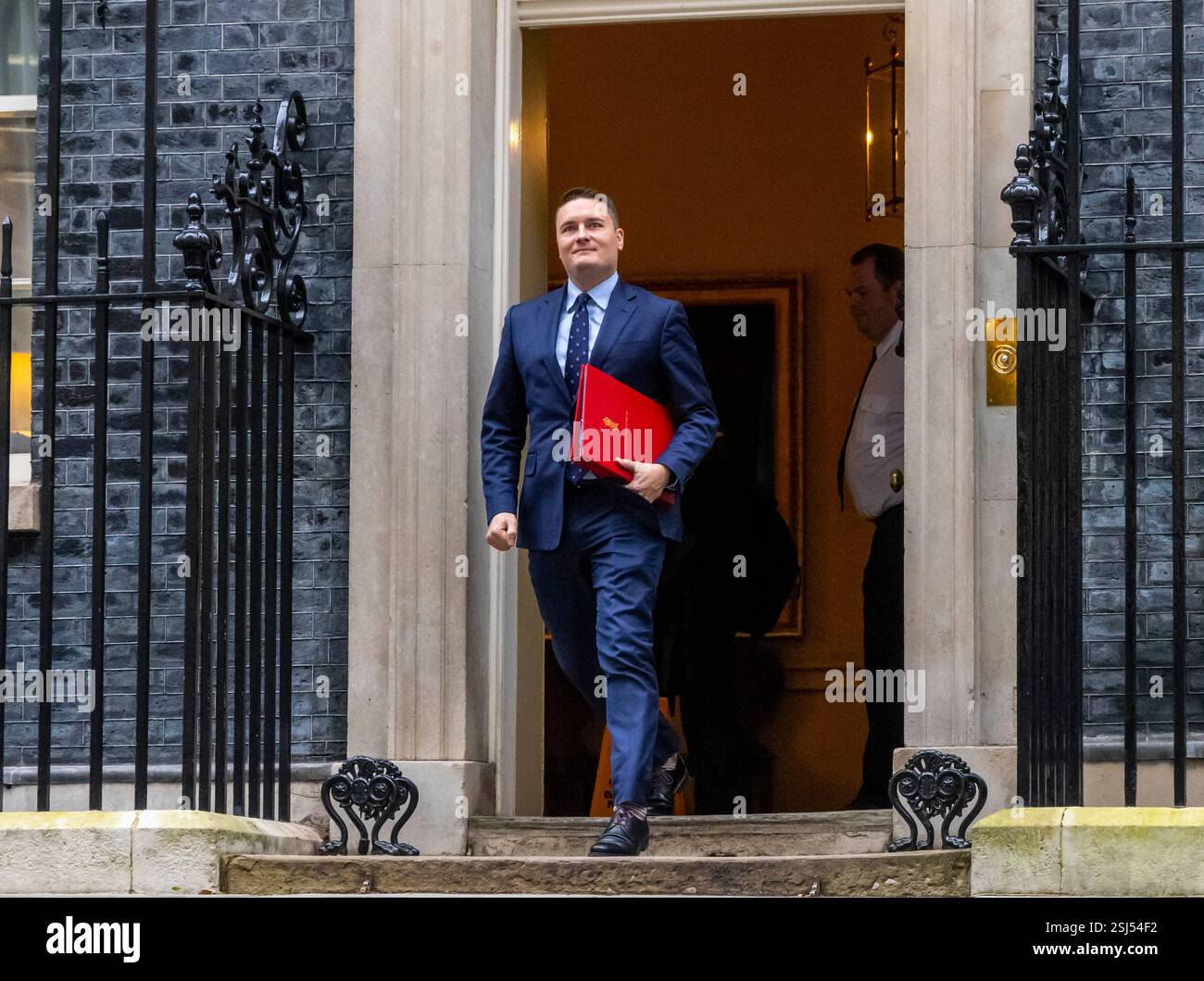 Londra, Regno Unito. 11 febbraio 2025. Wes Streeting, Segretario di Stato per la salute e l'assistenza sociale, a Downing Street per la riunione settimanale del Gabinetto. Crediti: Mark Thomas/Alamy Live News Foto Stock