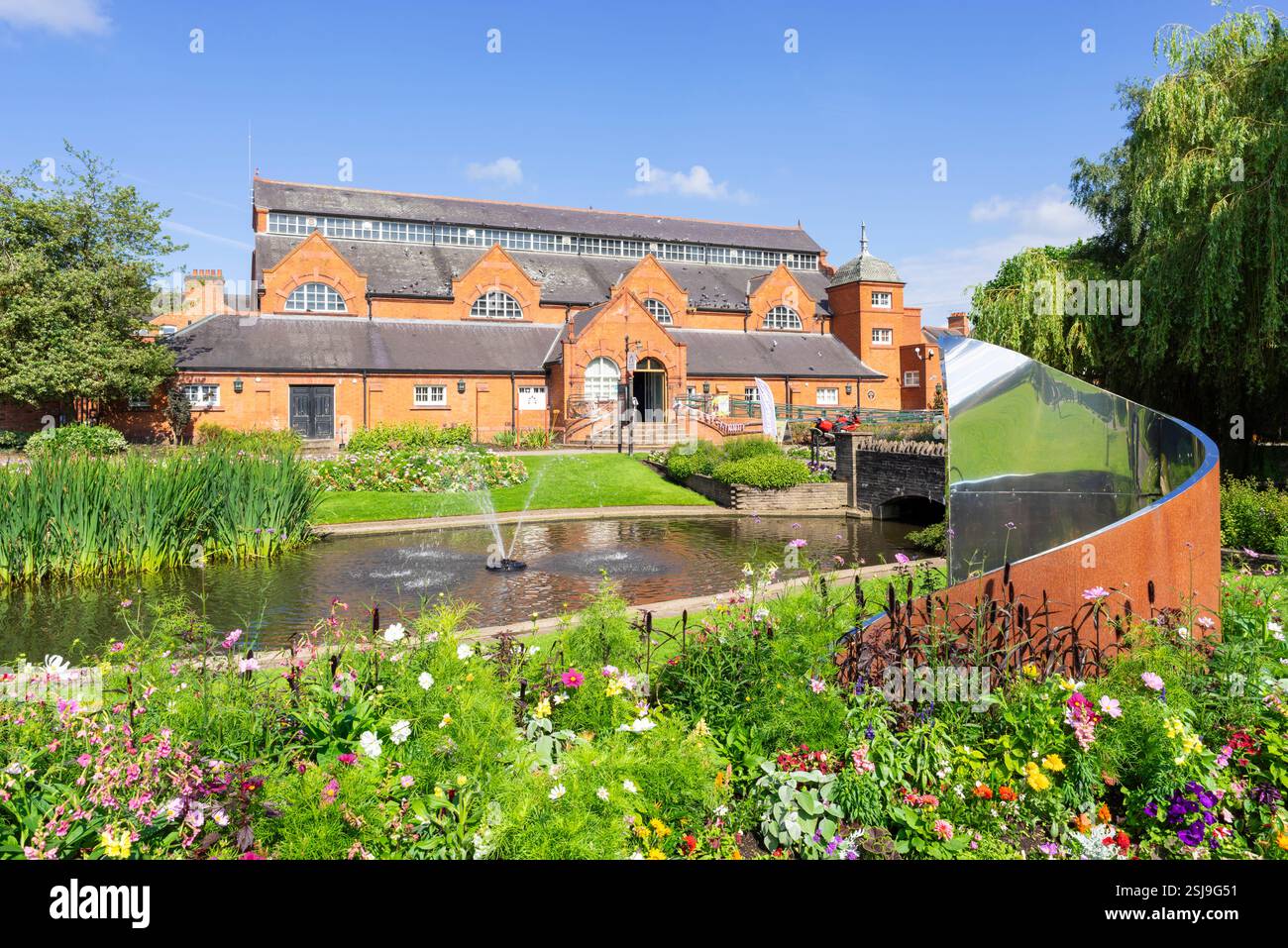 Loughborough Leicestershire il museo Charnwood Queens Park Loughborough Leicestershire East Midlands Inghilterra Regno Unito GB Europa Foto Stock