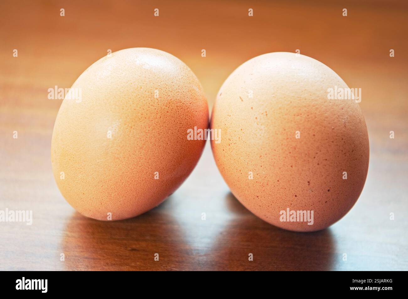 Aumento dei prezzi delle uova. L'impatto dell'influenza aviaria sull'industria avicola. Foto Stock