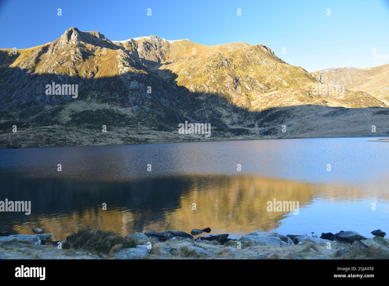 Llyn Idwal e dintorni montuosi Foto Stock