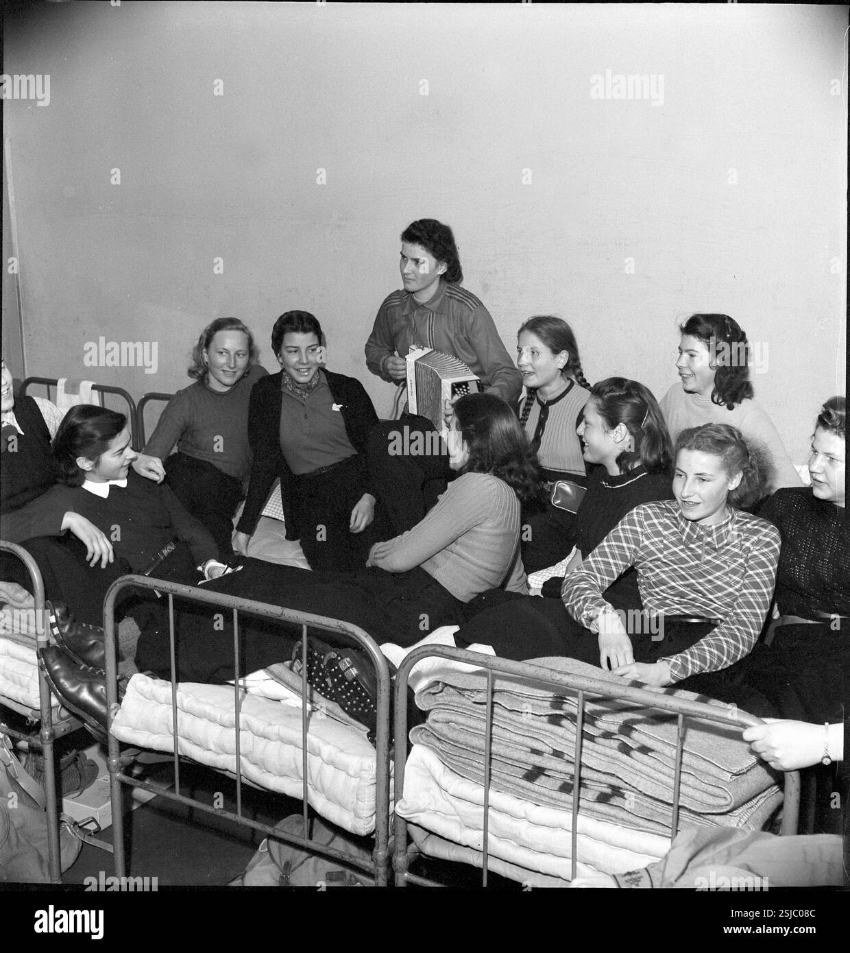 --- Leistungsbrevet für Mädchen 1943: Sci#programma sportivo per ragazze 1943: Sci- RDB DI DUKAS Foto Stock
