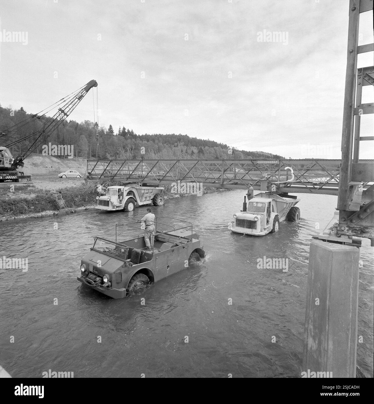 --- Ochsenfurth Steg wird flussabwärts verschoben; 1959#Ochsenfurth Steg, il ponte stretto viene spostato a valle; 1959- RDB DA DUKAS Foto Stock