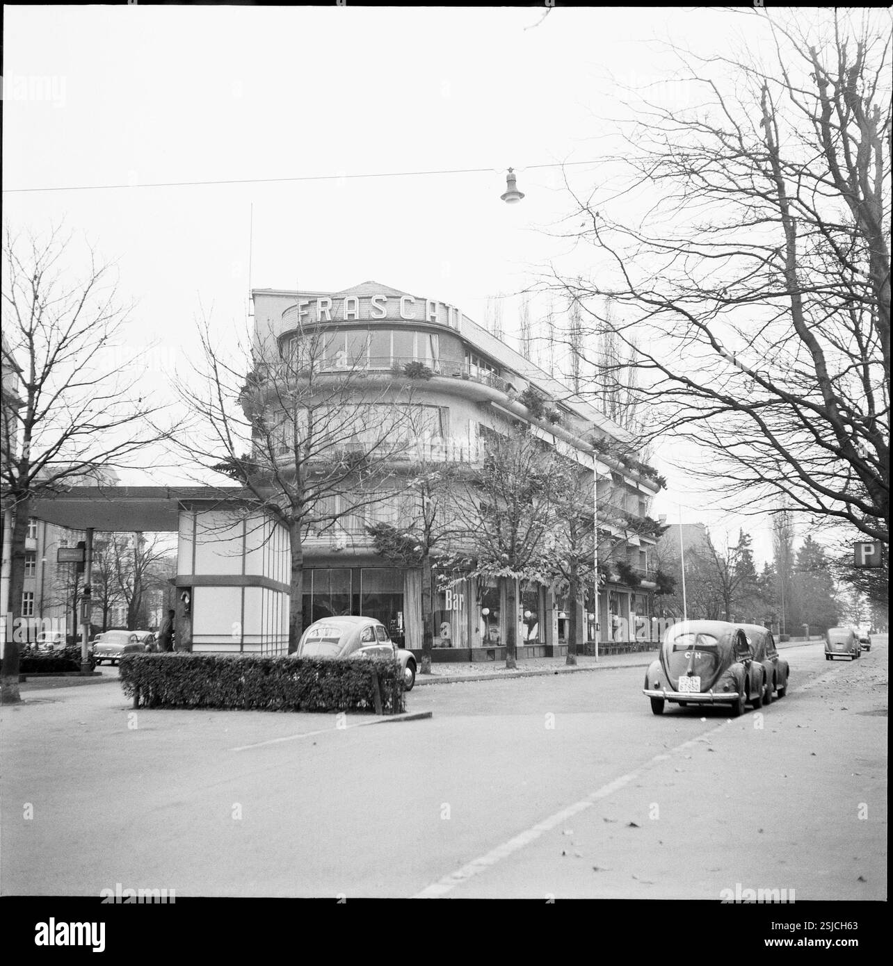 --- Frascati-Haus, Zürich, 1953#Frascati-House, Zürich, 1953- RDB DI DUKAS Foto Stock