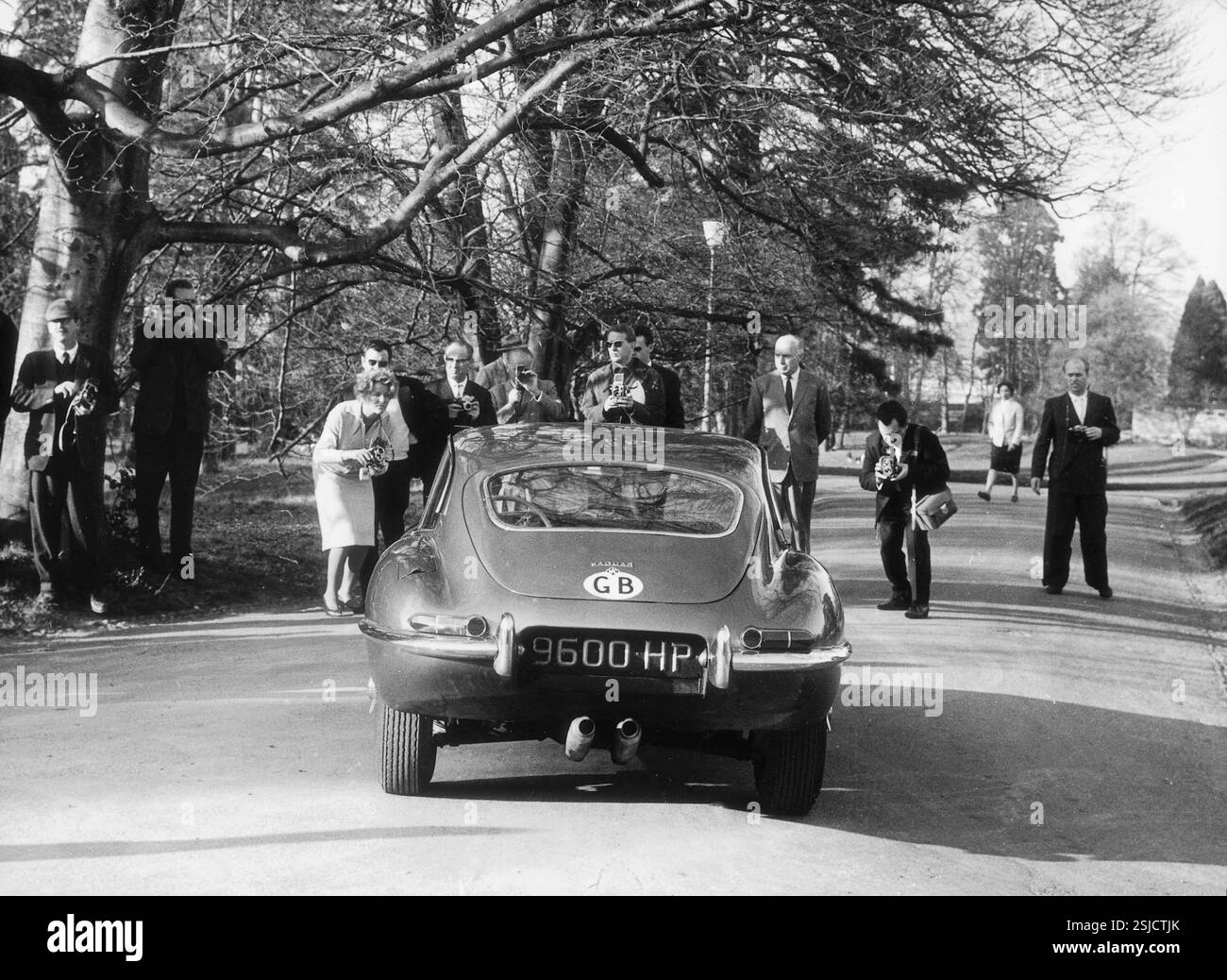 --- Internationaler Automobilsalon Genf, 1961: Jaguar Typ e#Geneva International Motor Show, 1961: Jaguar Type e- RDB BY DUKAS Foto Stock