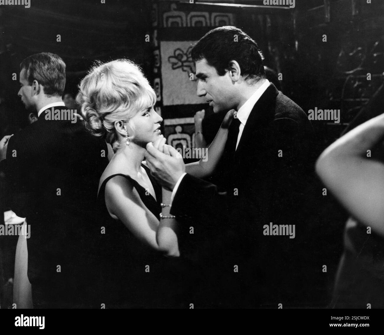 La Mort d'un tueur anno: 1964 - Francia Robert Hossein , Marie-France Pisier Direttore: Robert Hossein Foto Stock