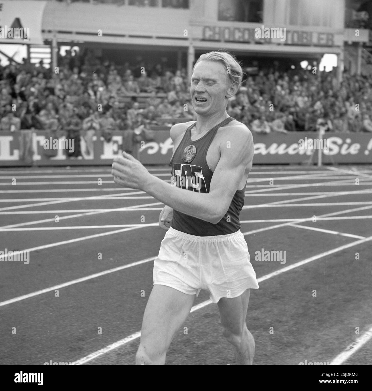 --- Leichtathletik-EM 1954 Bern, Final 10km Gehen: Sergei Lobastow#Athletics ECH 1954 Berne, finals 10 km walk: Sergey Lobastov- RDB BY DUKAS Foto Stock