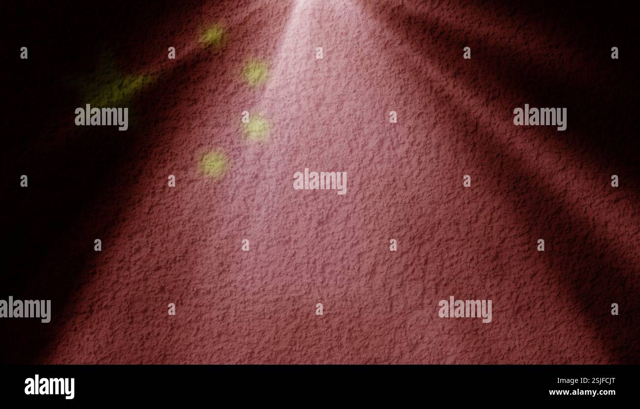 Luce spot con bandiera cinese su una parete Foto Stock