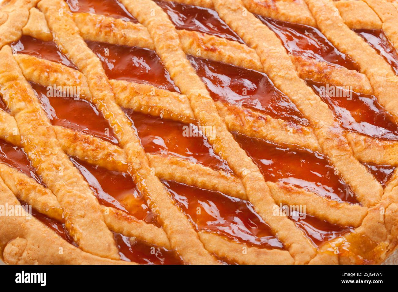 Torta dolce con confettura di ciliegie Foto Stock
