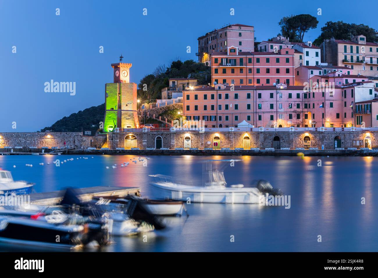 Torre degli Appiani al porto di Rio Marina, Isola d'Elba, Toscana, Italia Foto Stock
