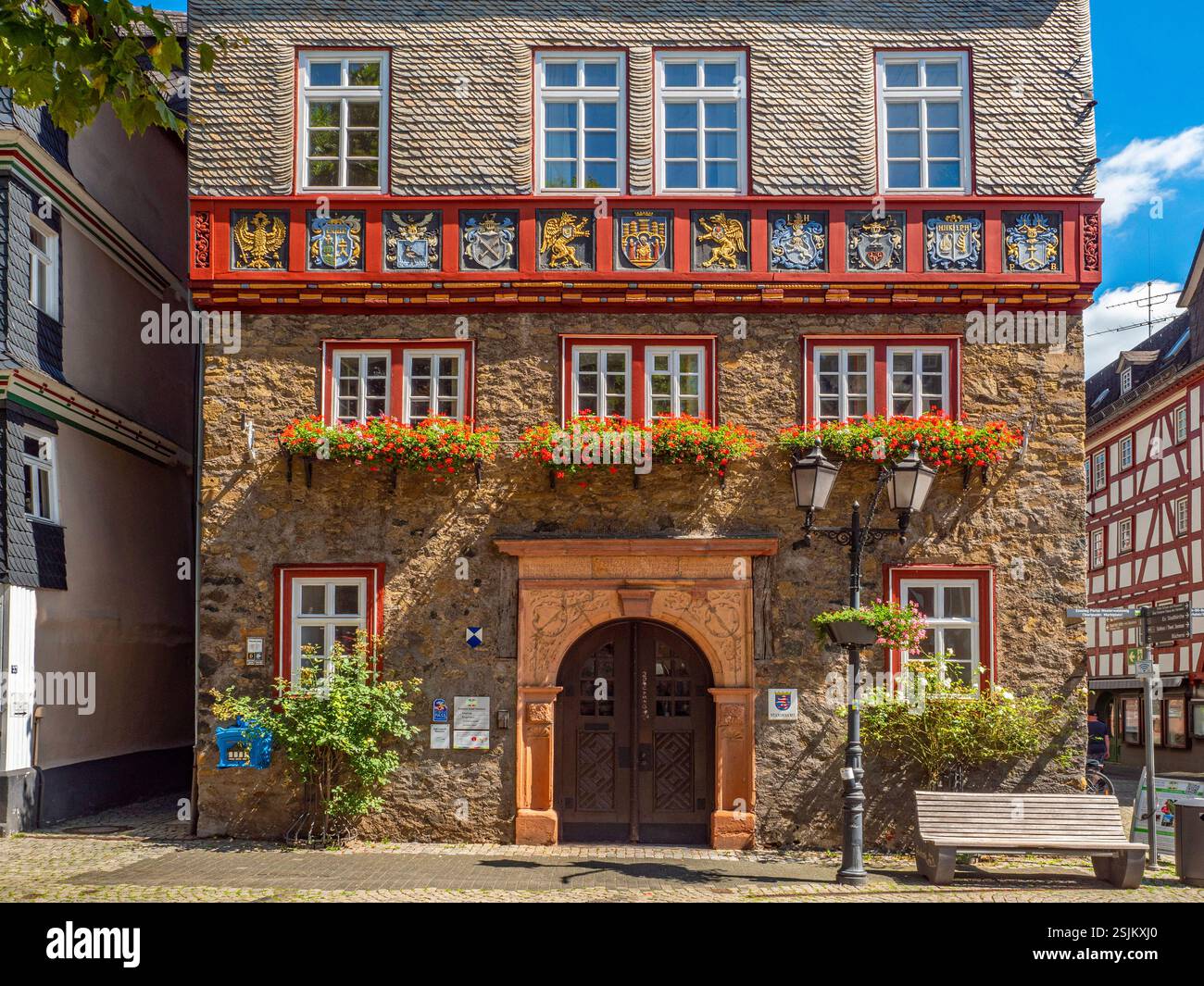 Piazza del mercato con municipio, Herborn nella valle di Dill, distretto di Lahn-Dill, Westerwald, Hessisches Bergland, Assia, Germania Foto Stock Piazza del mercato con municipio, Herborn nella valle di Dill, distretto di Lahn-Dill, Westerwald, Hessisches Bergland, Assia, Germania Foto Stock