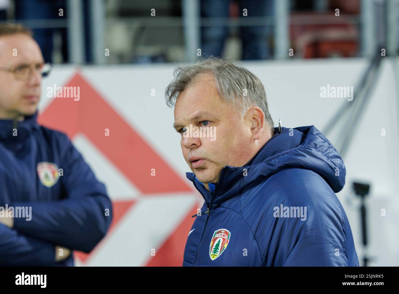 CRACOVIA, Polonia, 10 febbraio 2025, Una partita di calcio nel PKO BP Ekstraklasa di primo livello tra PUSZCZA NIEPOLOMICE E ZAGLEBIE LUBIN, OP: TOMASZ TULACZ Foto Stock