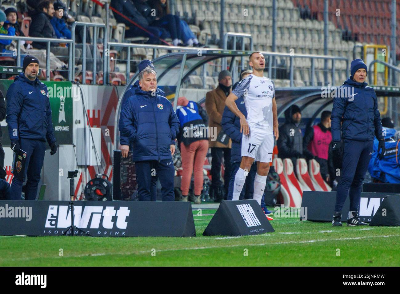 CRACOVIA, Polonia, 10 febbraio 2025, Una partita di calcio nel PKO BP Ekstraklasa di primo livello tra PUSZCZA NIEPOLOMICE E ZAGLEBIE LUBIN, OP: TOMASZ TULACZ Foto Stock