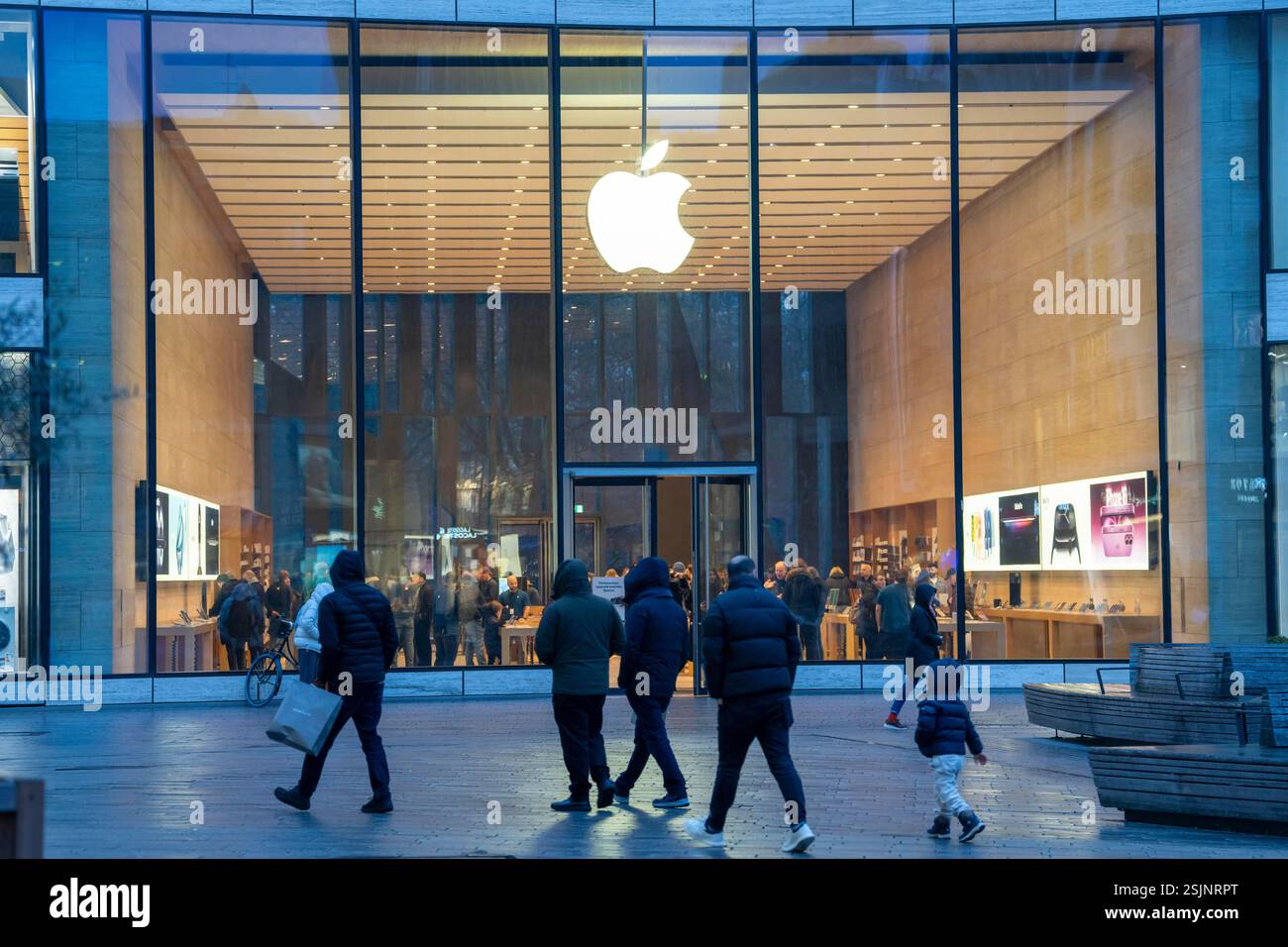 Apple Store, centro commerciale Kö-Bogen, Düsseldorf, Renania settentrionale-Vestfalia, Germania Foto Stock