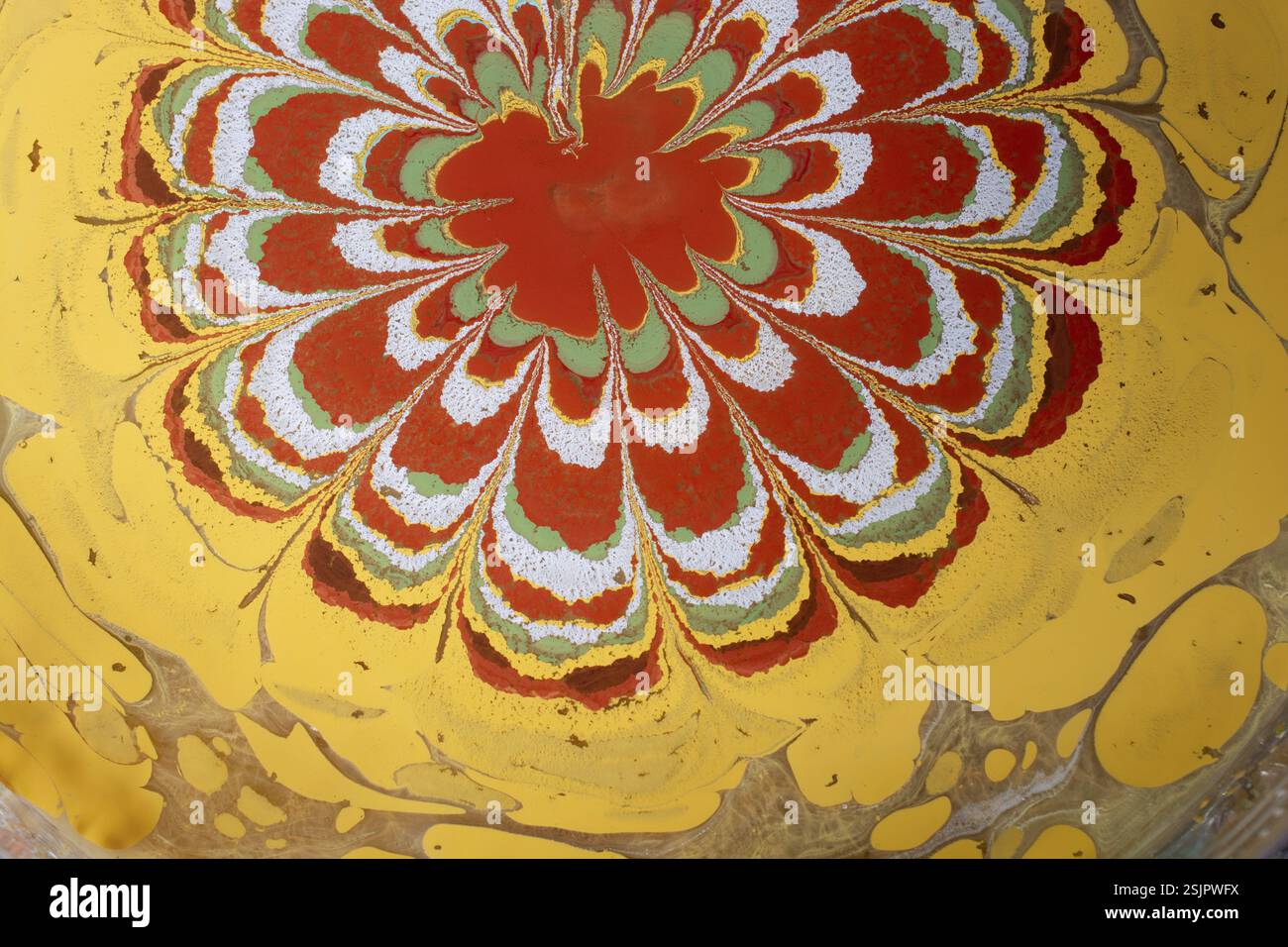 Bella arte astratta di tecniche di pittura di marbling Ebru sull'acqua con vernici acriliche Foto Stock