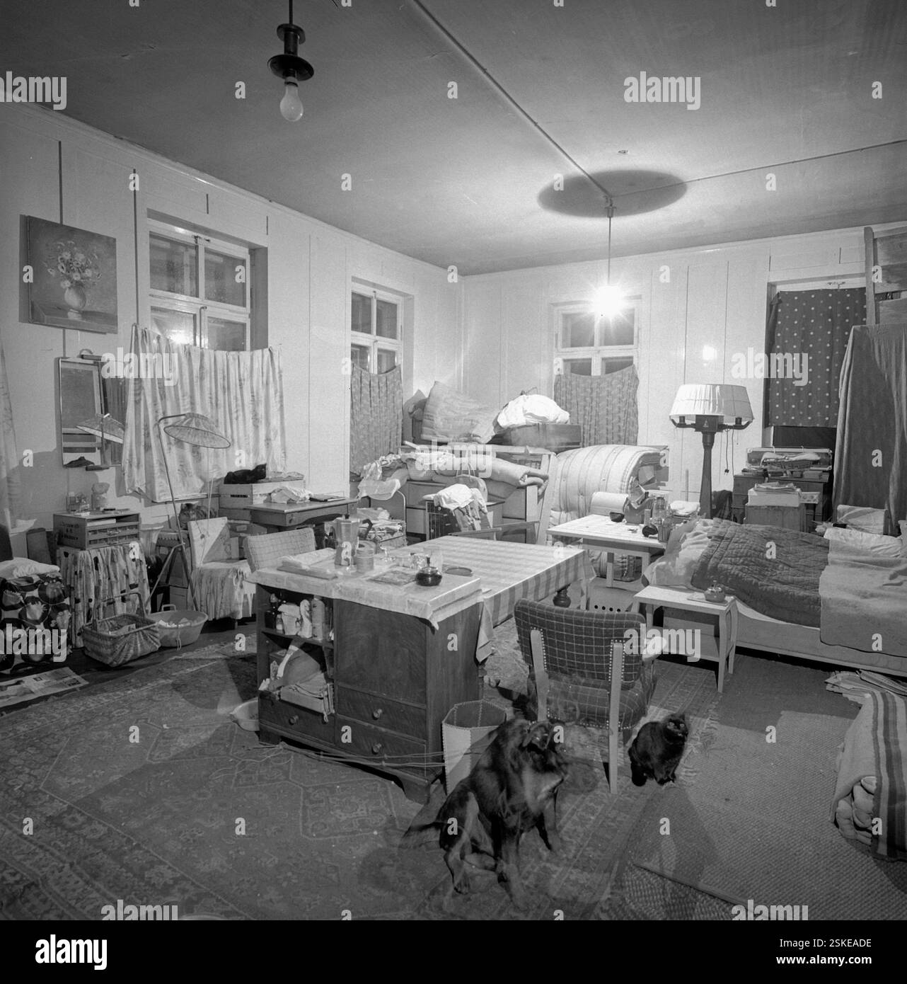 --- Mietstreit, Notwohnung im alten Schulhaus ampliato AG 1961#sistemazione di emergenza nella vecchia scuola Widen AG 1961- RDB DI DUKAS Foto Stock