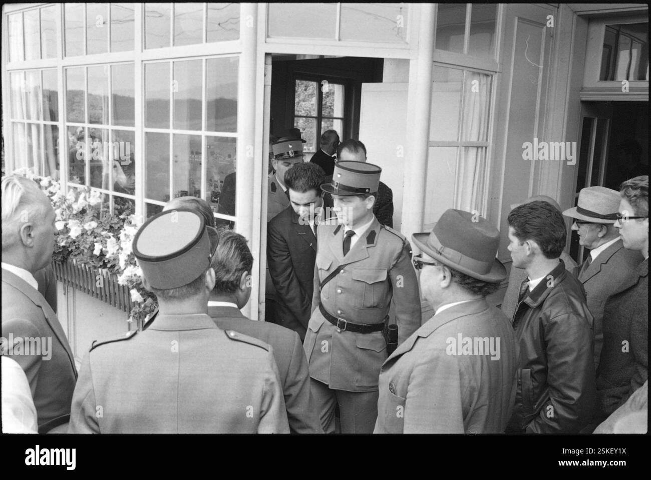 --- Bewaffneter Raubüberfall auf den Bahnhof Matran, Prozess, Augenschein, Tatort 1961#rapina armata alla stazione ferroviaria di Matran, processo, ispezione giudiziaria 1961- RDB DI DUKAS Foto Stock