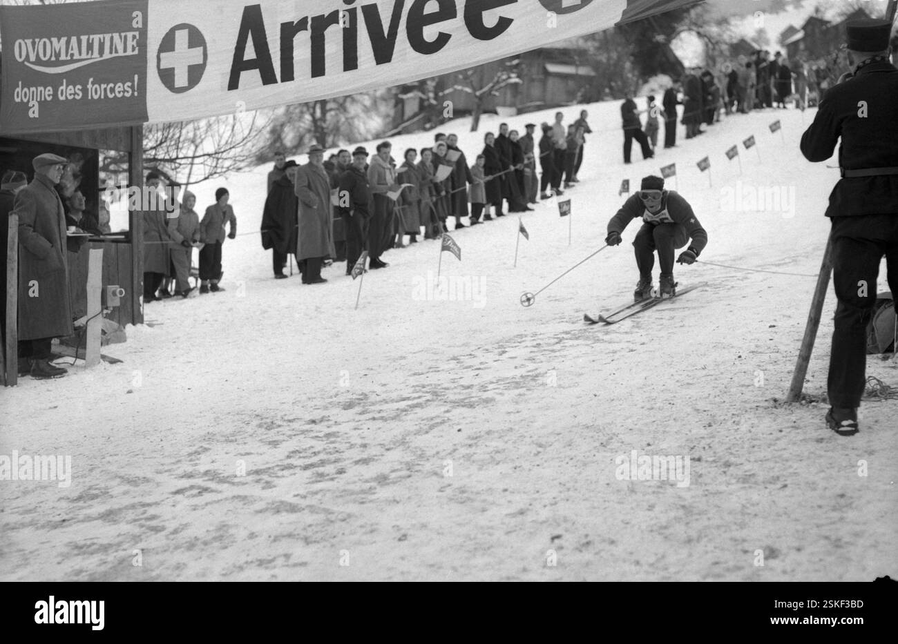 --- 25. Internationales Gamperney-Derby, afferra 1956: André Bonvin#25° derby internazionale Gamperney, afferra 1956: Andre Bonvin- RDB DI DUKAS Foto Stock