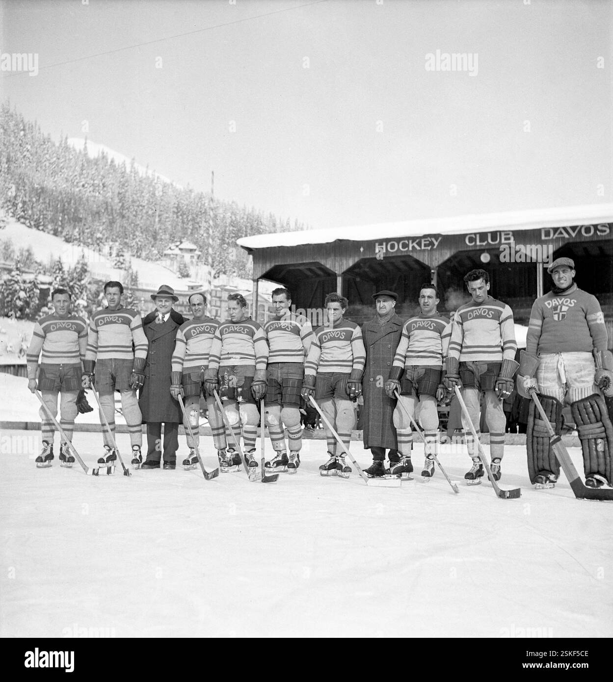--- NLA 1944/45: HC Davos, Schweizer Meister 1944#NLA 1944/45: HC Davos, campione svizzero 1944- RDB DI DUKAS Foto Stock
