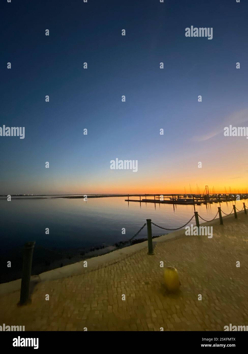 Viaggiando per le strade del Portogallo - Immagine stock catturata con smartphone