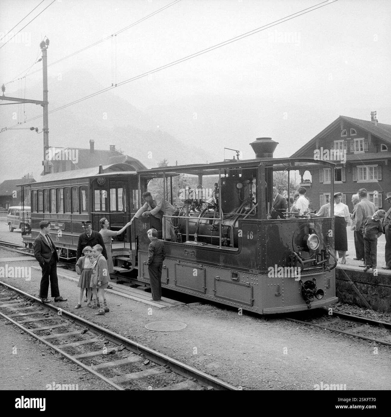 --- Dampftram der Berner Tramway Gesellschaft auf der Fahrt zum Verkehrshaus Luzern, 1959#tram a vapore che conduce al Lucerna Traffic Museum 1959- RDB DI DUKAS Foto Stock