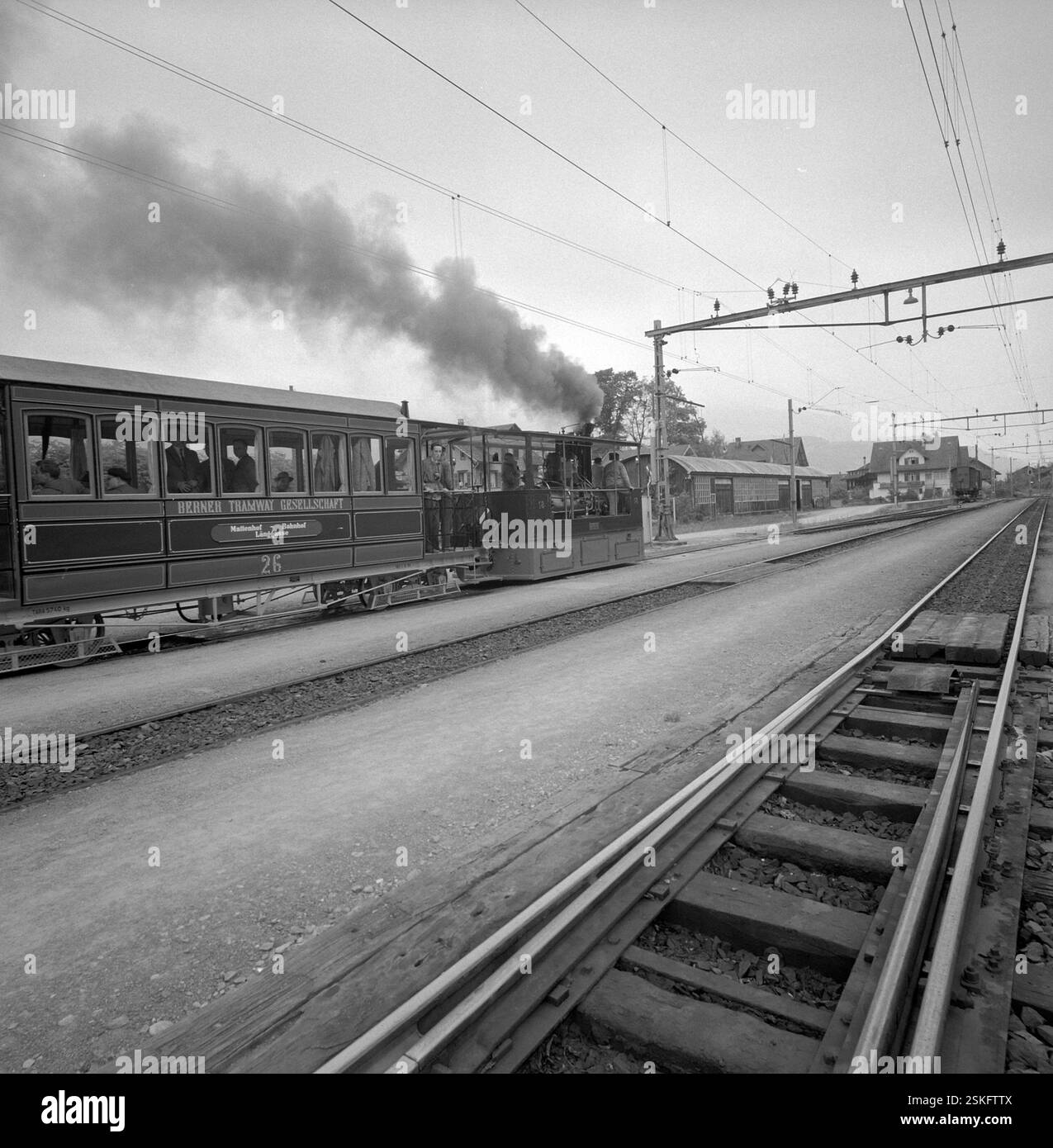--- Dampftram der Berner Tramway Gesellschaft auf der Fahrt zum Verkehrshaus Luzern, 1959#tram a vapore che conduce al Lucerna Traffic Museum 1959- RDB DI DUKAS Foto Stock