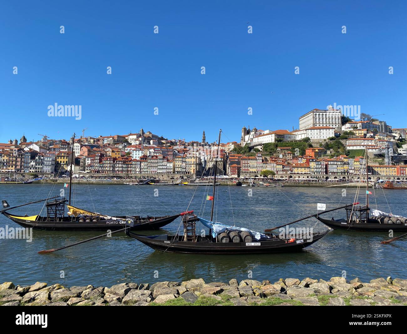 Viaggiando per le strade del Portogallo - Immagine stock catturata con smartphone