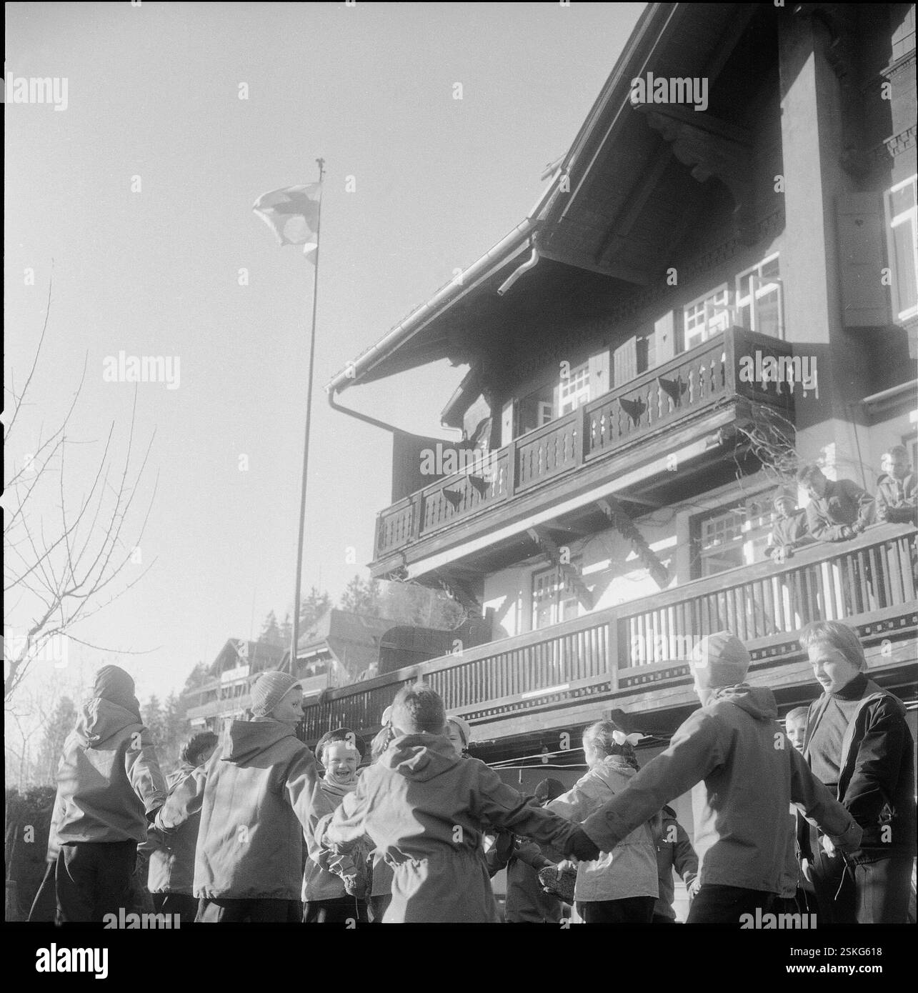 Viermonatiger Aufenthalt für Kinder aus Kattowitz, Lodz und Warschau#quattro mesi di soggiorno per i bambini di Katowice, Lodz e Varsavia---- 32 Polnische Kinder zur Erholung a Gstaad 1959#32 bambini polacchi in recupero a Gstaad 1959- RDB DI DUKAS Foto Stock