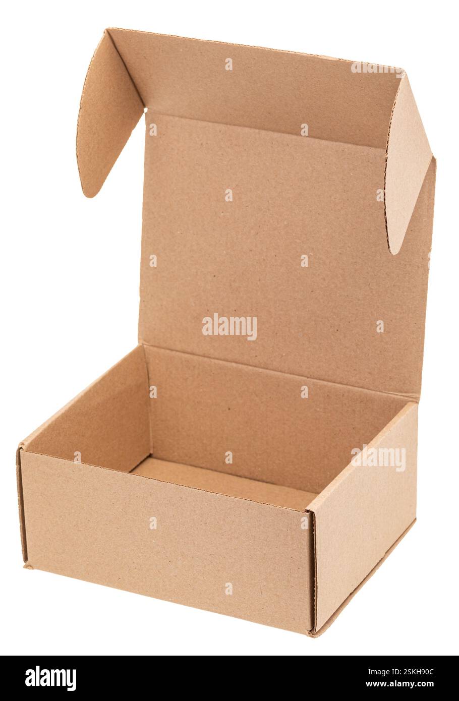 Scatola di cartone pieghevole vuota aperta utilizzata per lo stoccaggio lo spostamento o la spedizione isolata su sfondo bianco Foto Stock