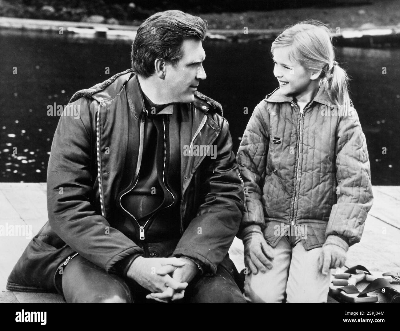 --- Robert Lansing, Robin Mattson in 'Namu the Killer Whale' 1966#Robert Lansing, Robin Mattson in 'Namu the Killer Whale' 1966 Foto Stock