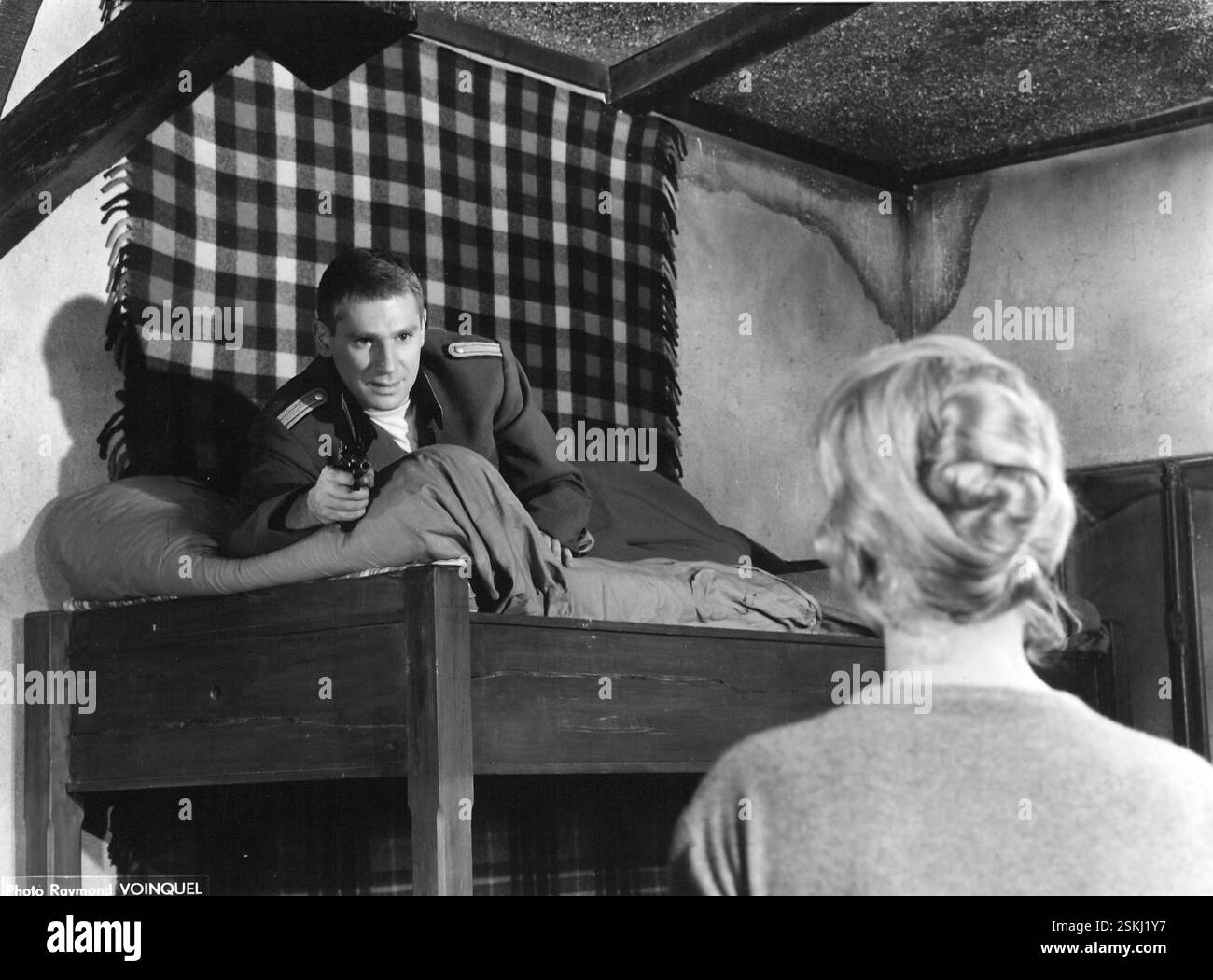 --- Robert Hossein, Marina Vlady in 'la Nuit des Espions' 1959#Robert Hossein, Marina Vlady in 'la Nuit des Espions' 1959 Foto Stock