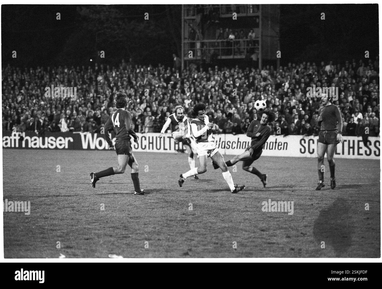 --- NLA 1973/74: Cavallette Zürich - FC Basel#NLA 1973/74: Cavallette Zurigo - FC Basel Foto Stock
