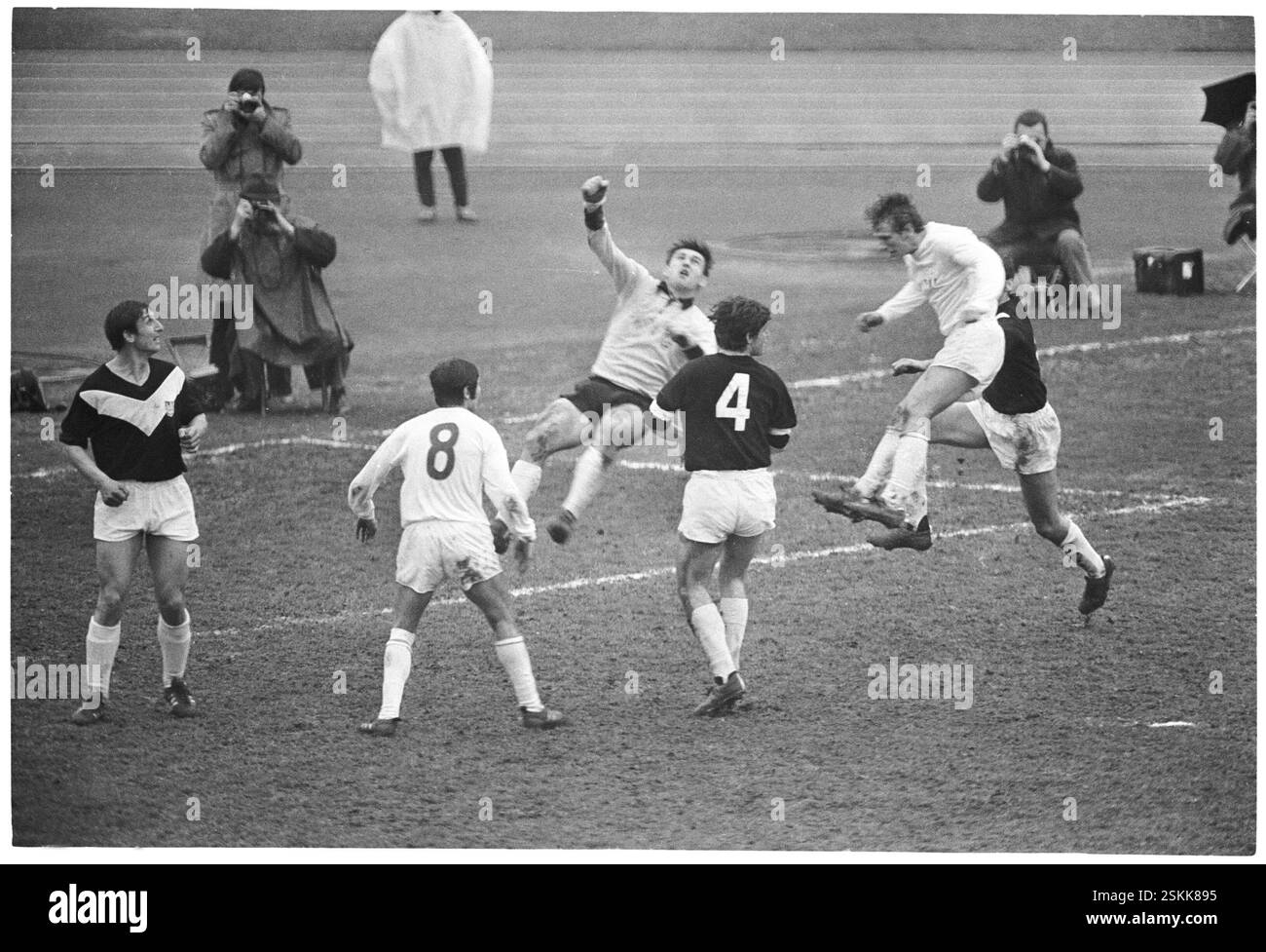--- NLA 1968/69: FC Zürich - FC Lugano; Torhüter Mario Prosperi#NLA 1968/69: FC Zurich - FC Lugano; Custode Torhüter Mario Prosperi Foto Stock