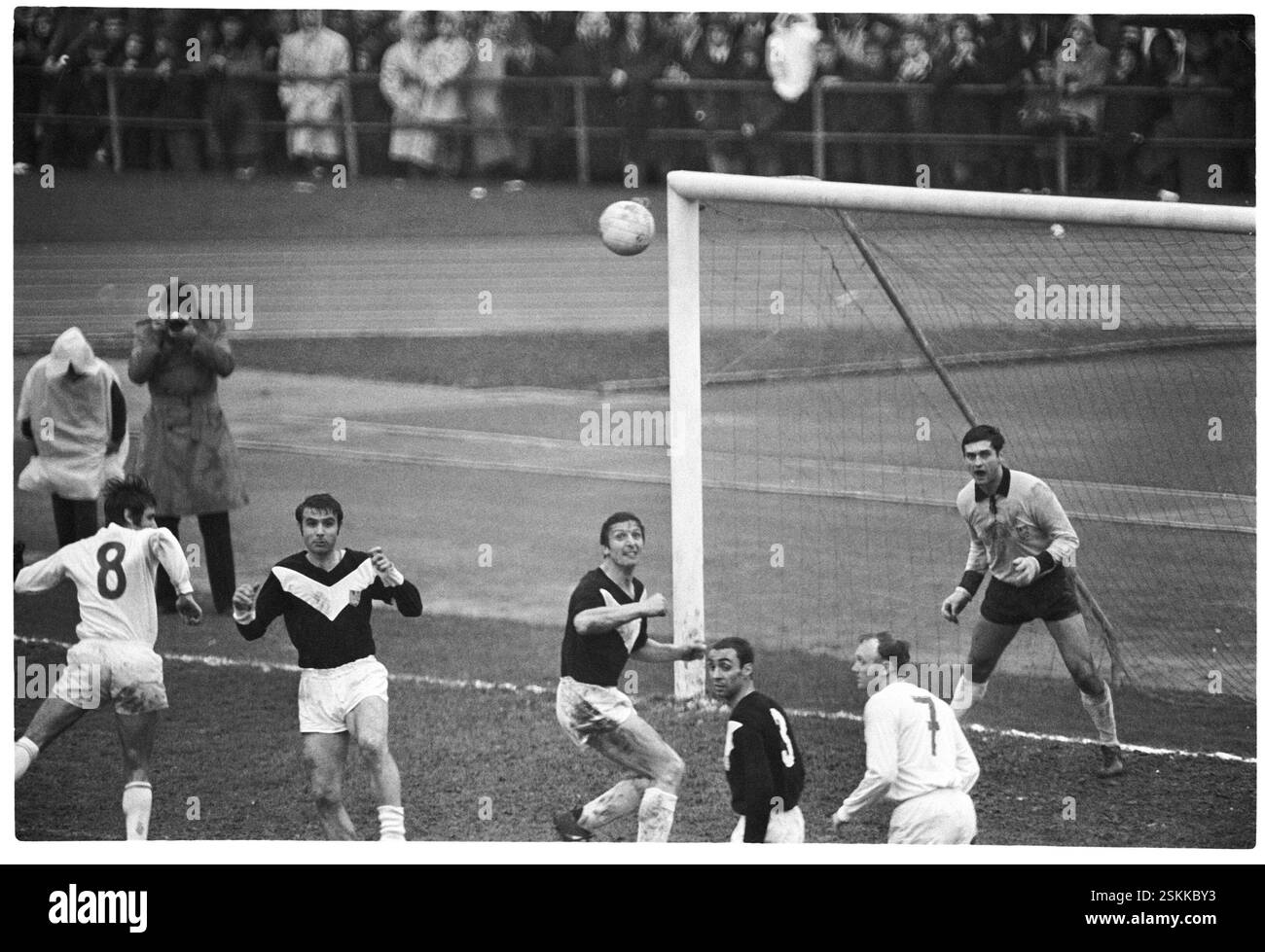 --- NLA 1968/69: FC Zürich - FC Lugano; Torhüter Mario Prosperi#NLA 1968/69: FC Zurich - FC Lugano; Custode Torhüter Mario Prosperi- RDB DI DUKAS Foto Stock